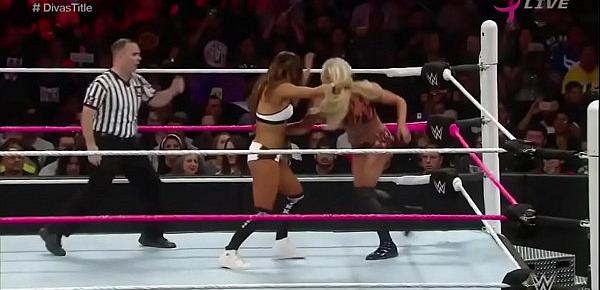  Nikki Bella vs Charlotte. Hell in a Cell 2015.
